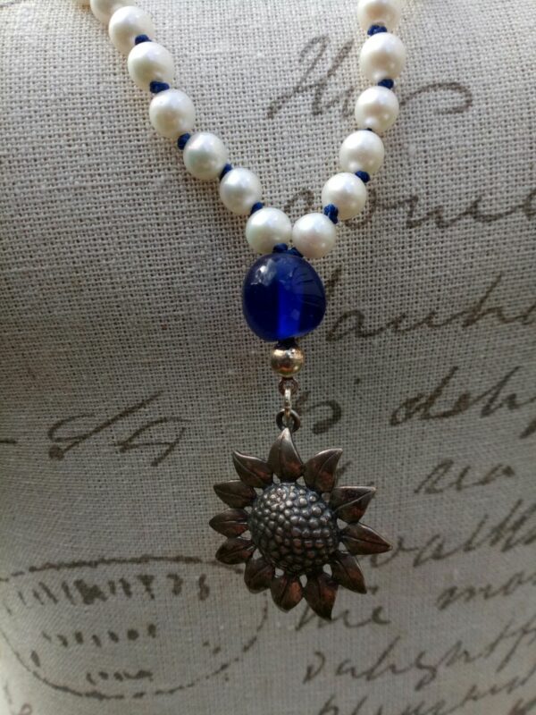 Mala "Perlen und Lapislazuli mit Sonnenblume"