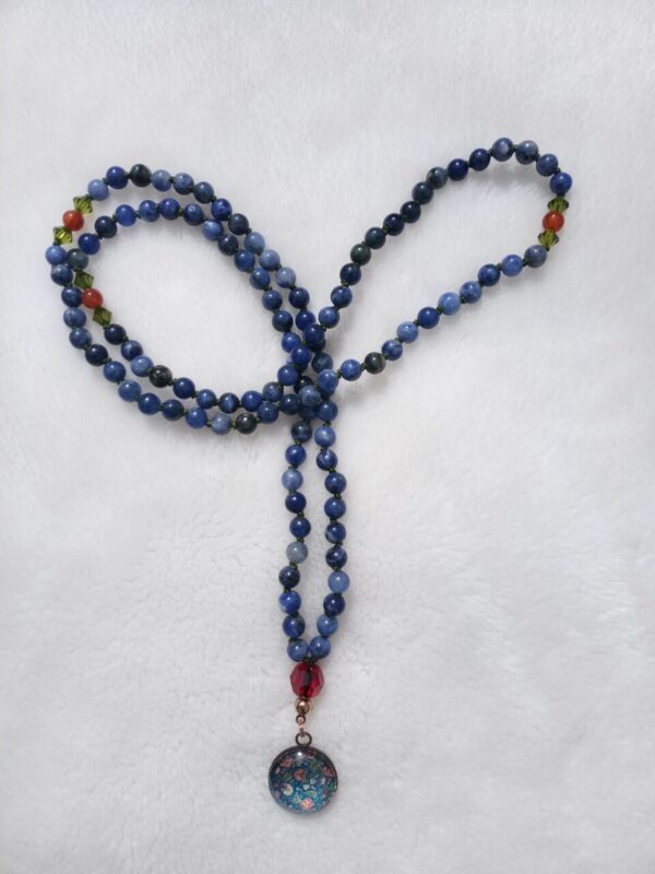 Mala "Sodalith mit Karneol und Blumencabochon" – Bild 3