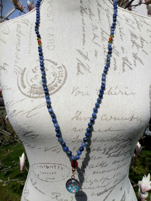 Mala "Sodalith mit Karneol und Blumencabochon" – Bild 2