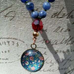 Mala "Sodalith mit Karneol und Blumencabochon"